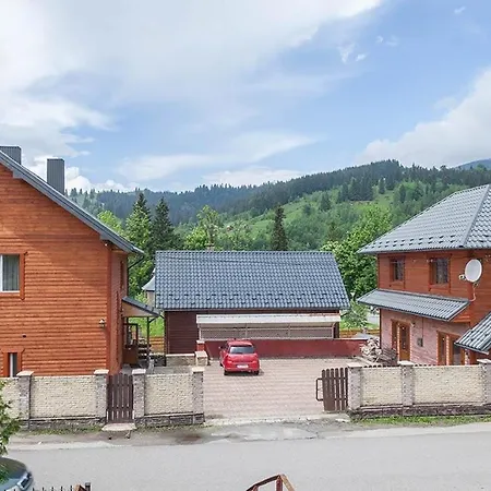 під каштаном 게스트하우스 *