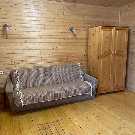 під каштаном 게스트하우스 보로크타