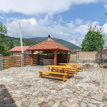 招待所 під каштаном *